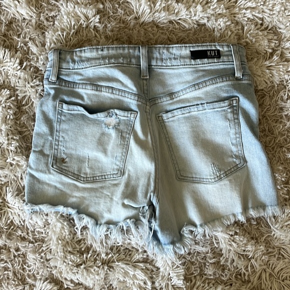 Women’s shorts - Picture 2 of 2